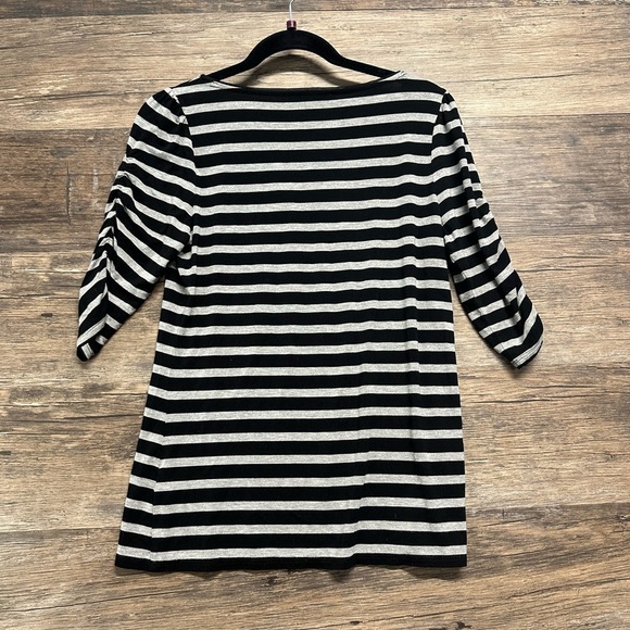 White House Black Market Black and Gray 3/4 Sleeve Crew Neck Fitted Tunic - Picture 2 of 3